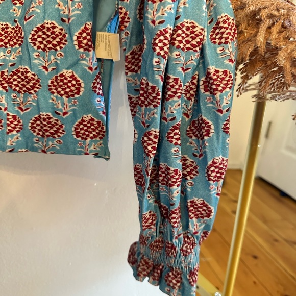 Top - Picture 2 of 2